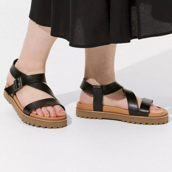 Torrid Strappy Gladiator Sandals NEW - 8.5WW - Picture 2 of 11